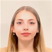 Soy una profesora que realiza clases de manera individualizada y que confía en el proceso de cada alumno.